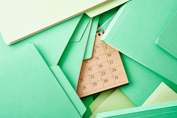How to Time Big Purchases Around the Retail Calendar